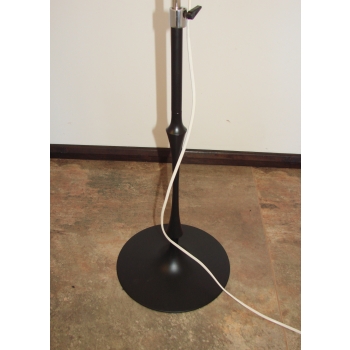 Lampa podłogowa vintage z kloszem w kształcie półkuli